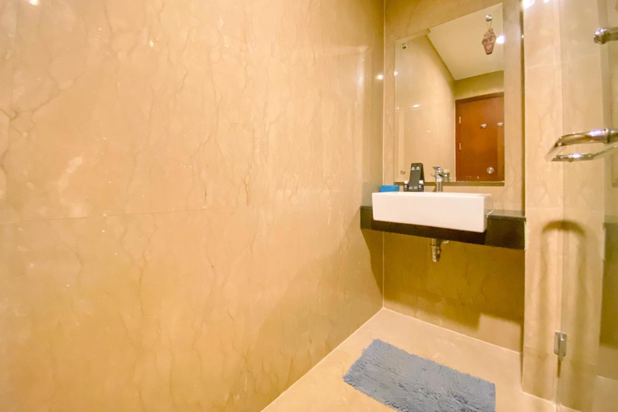 Location 2br At Capitol Park By Travelio Apartemen